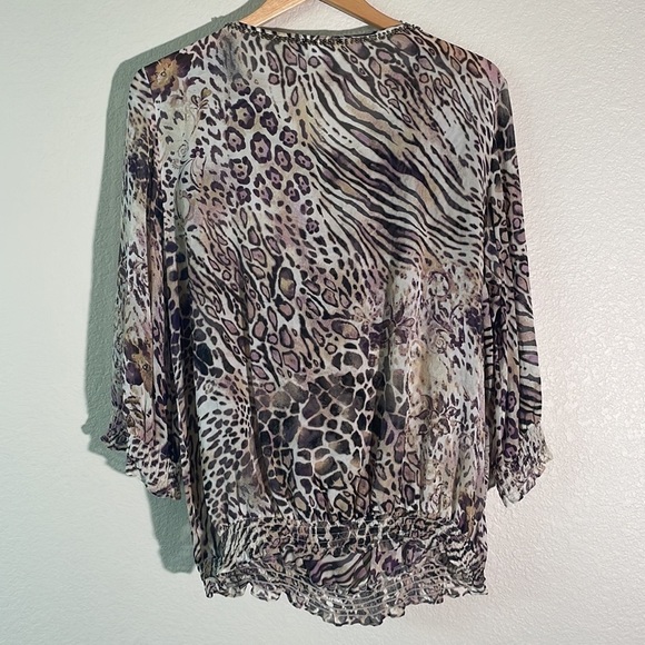 Chico’s Animal Print Silk Top Size 2 - Picture 13 of 14